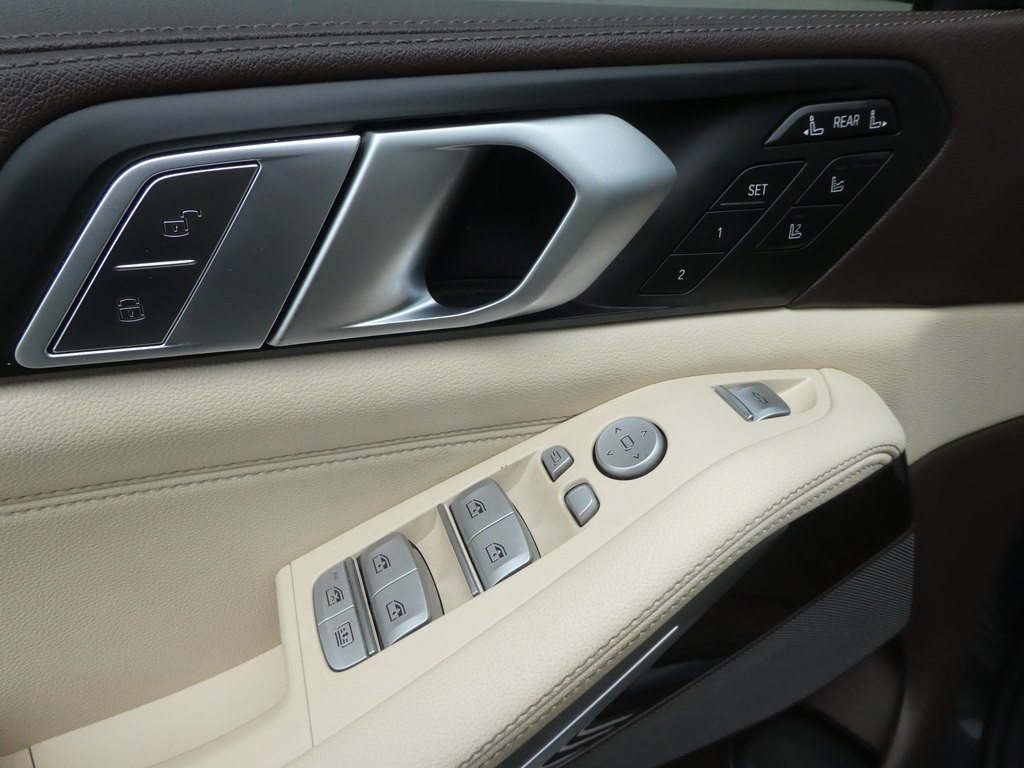2019 BMW X7 Image 11