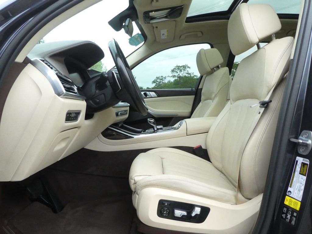 2019 BMW X7 Image 15
