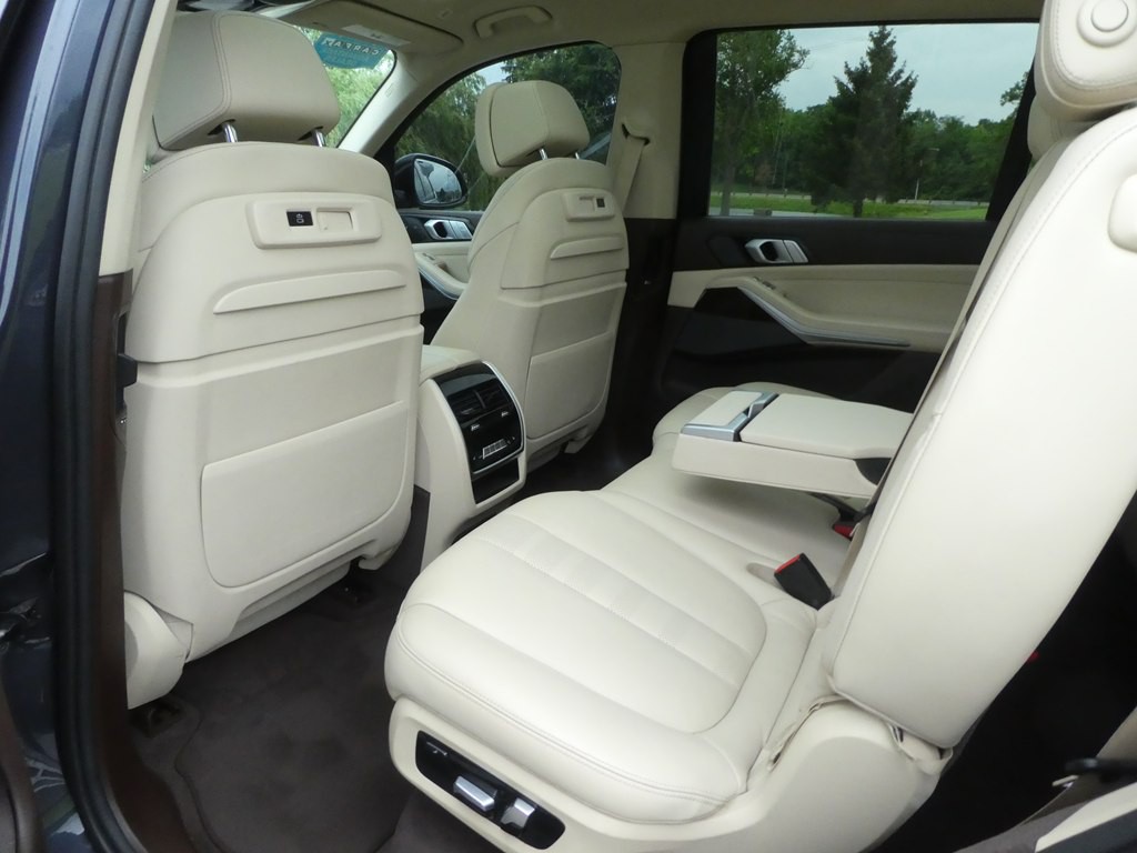 2019 BMW X7 Image 16