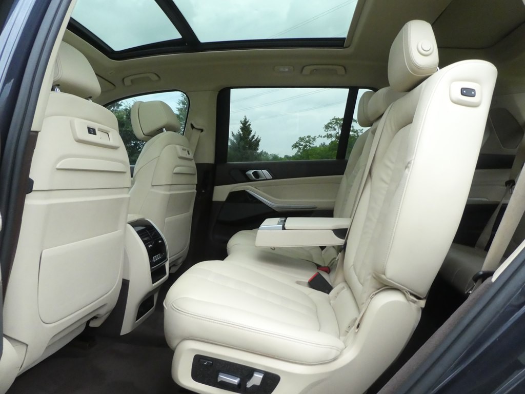2019 BMW X7 Image 17