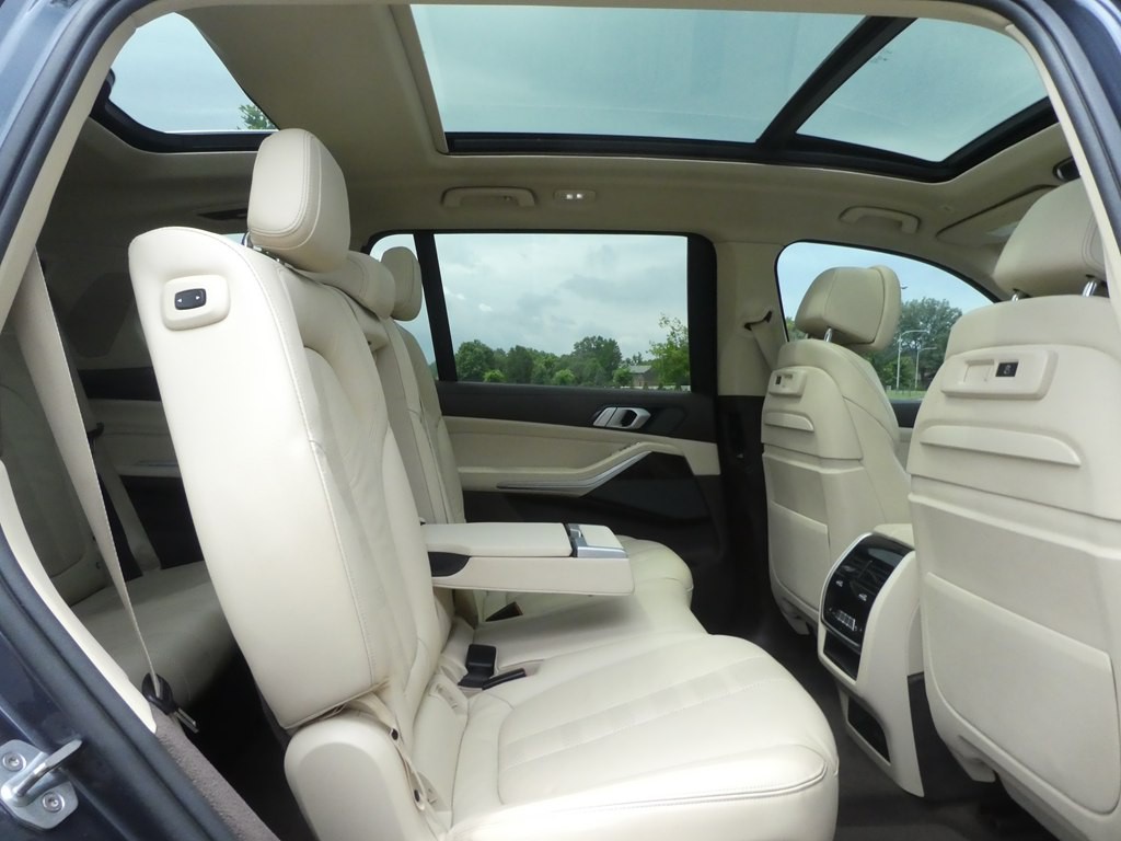 2019 BMW X7 Image 23