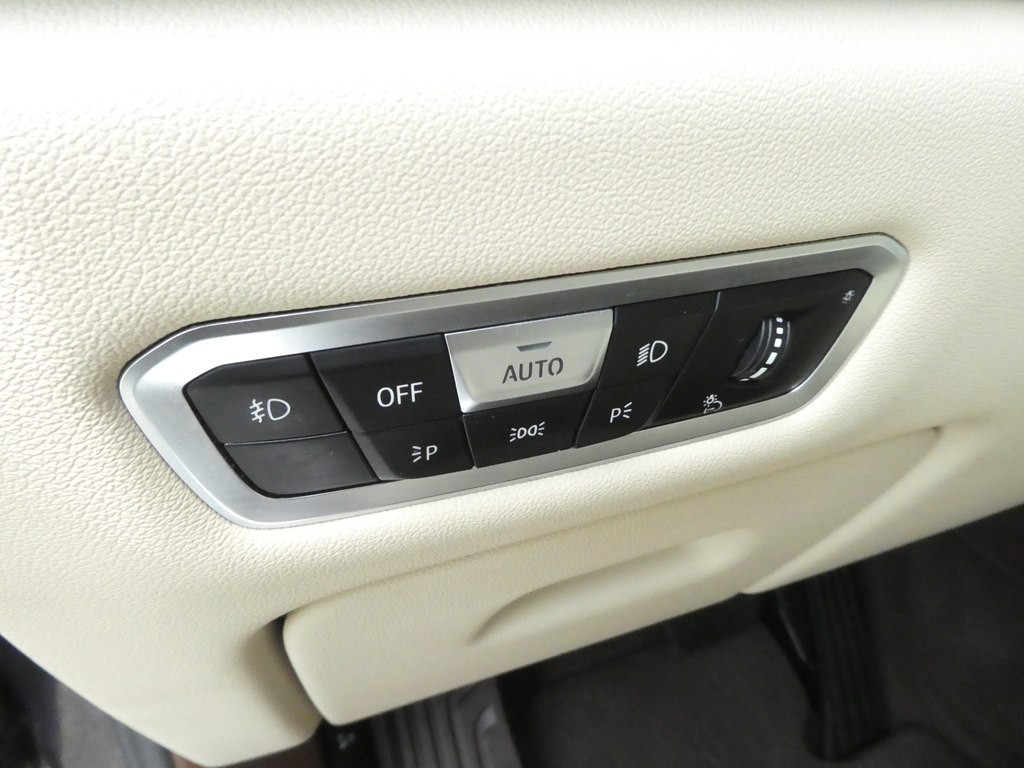 2019 BMW X7 Image 27