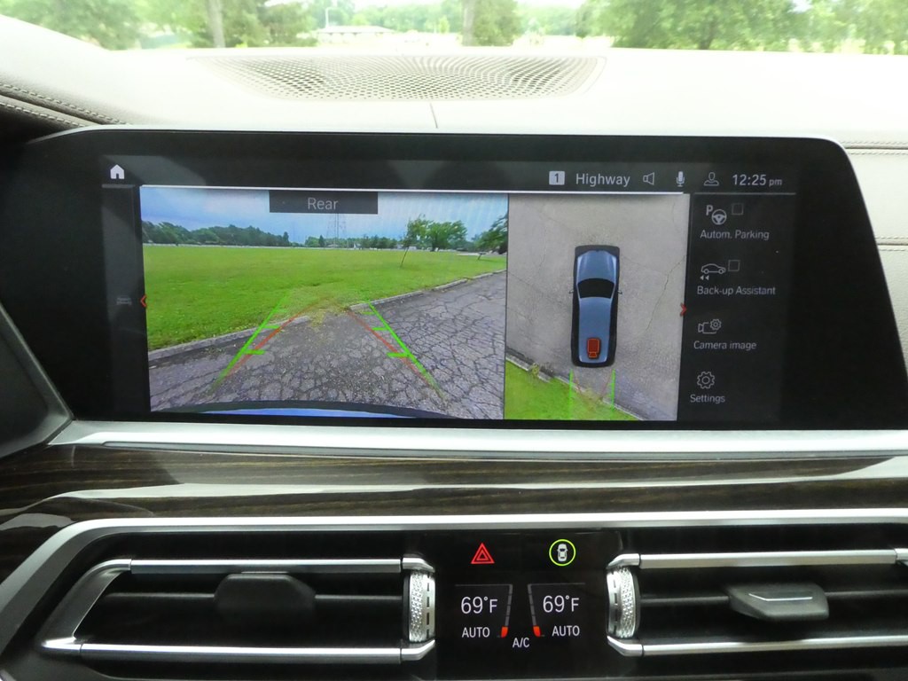 2019 BMW X7 Image 35