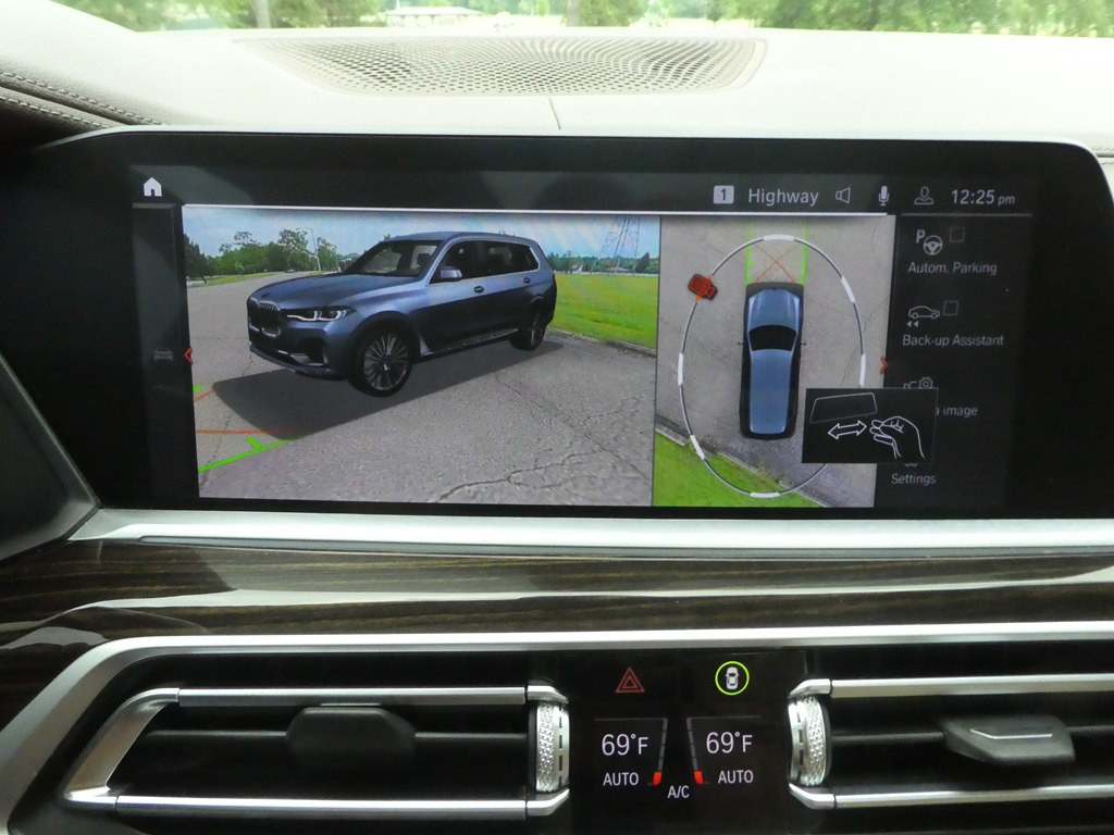 2019 BMW X7 Image 36