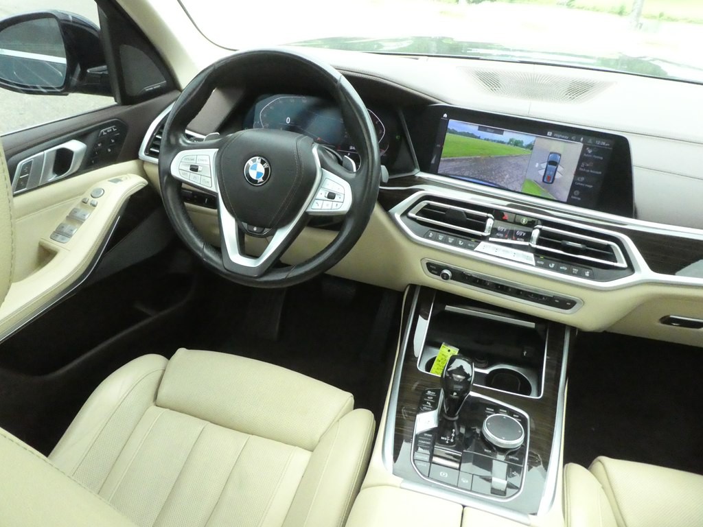 2019 BMW X7 Image 38