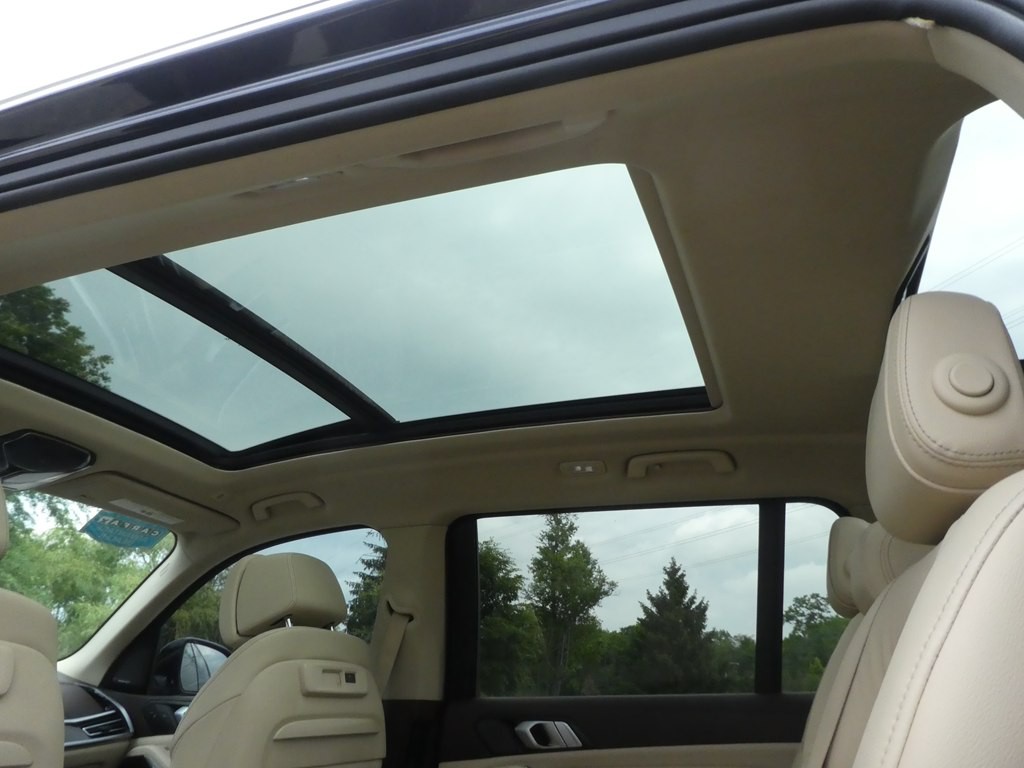 2019 BMW X7 Image 41