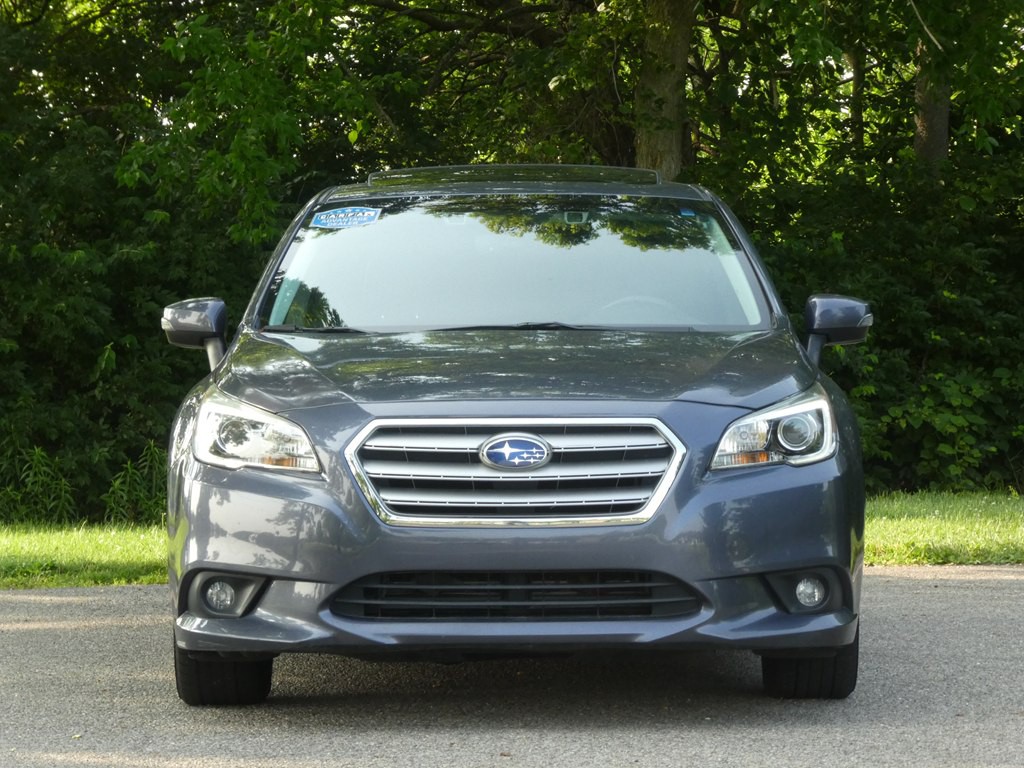 2017 Subaru Legacy Image 2