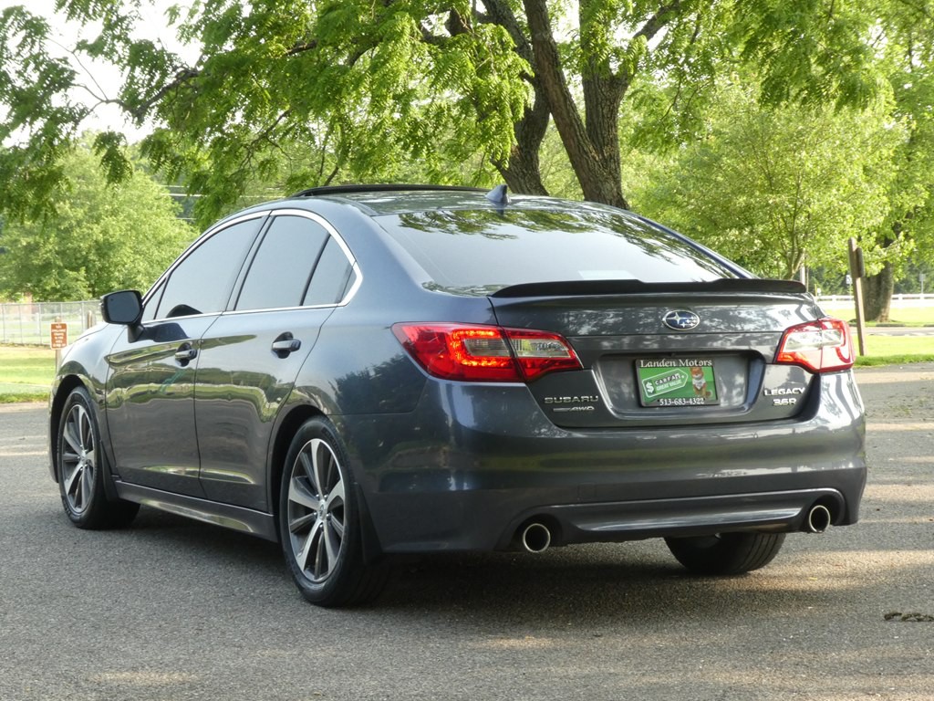 2017 Subaru Legacy Image 8