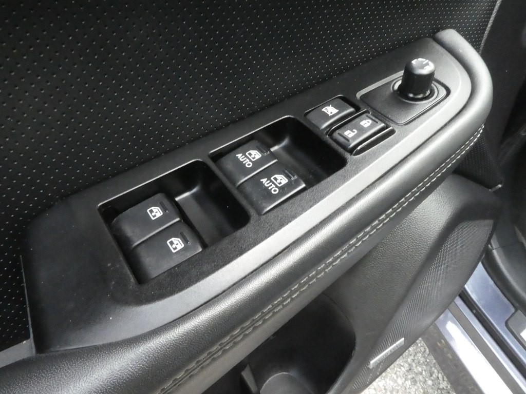 2017 Subaru Legacy Image 11