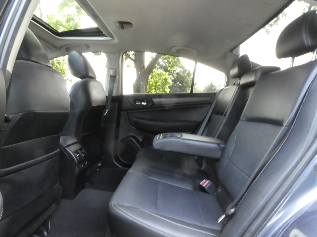 2017 Subaru Legacy Image 16