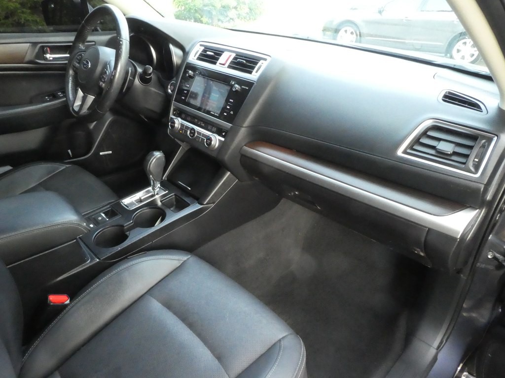 2017 Subaru Legacy Image 19
