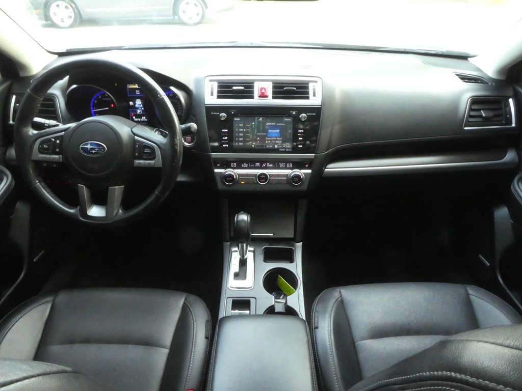 2017 Subaru Legacy Image 32