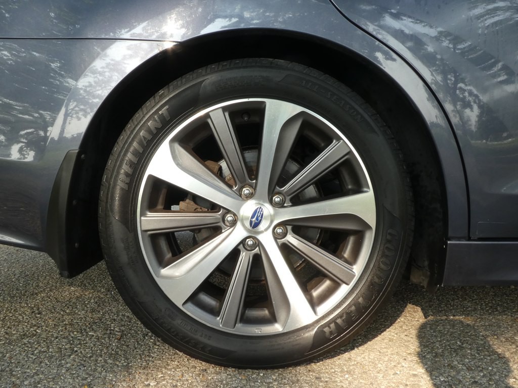 2017 Subaru Legacy Image 38