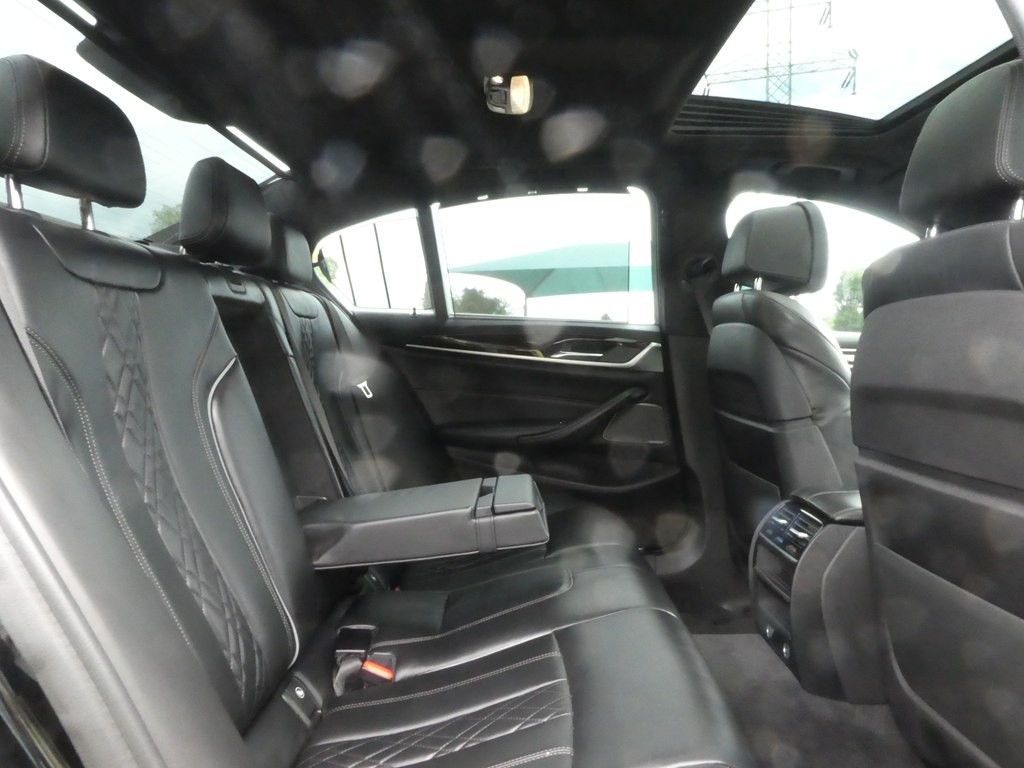 2018 BMW 5 Series Image 18