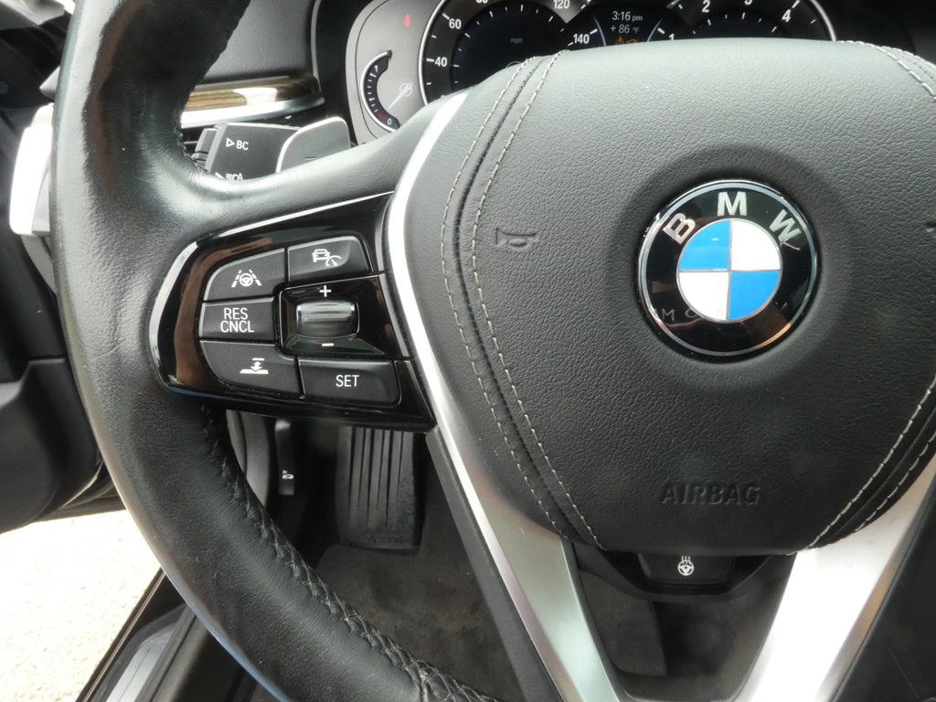 2018 BMW 5 Series Image 25