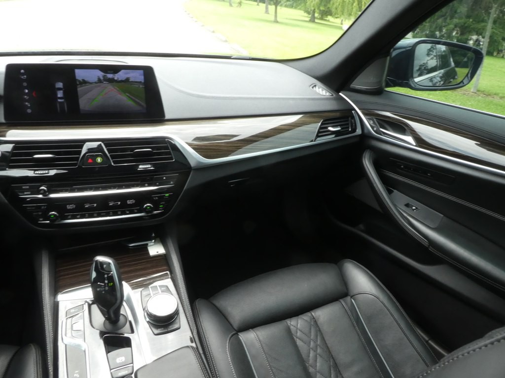 2018 BMW 5 Series Image 32