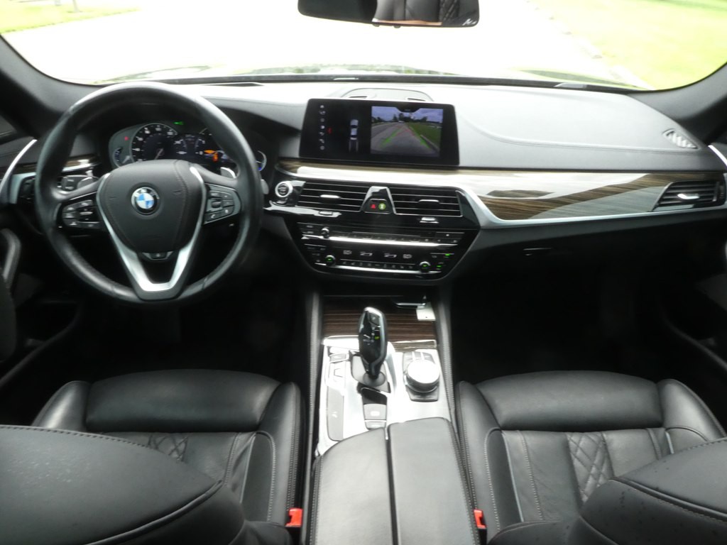 2018 BMW 5 Series Image 33