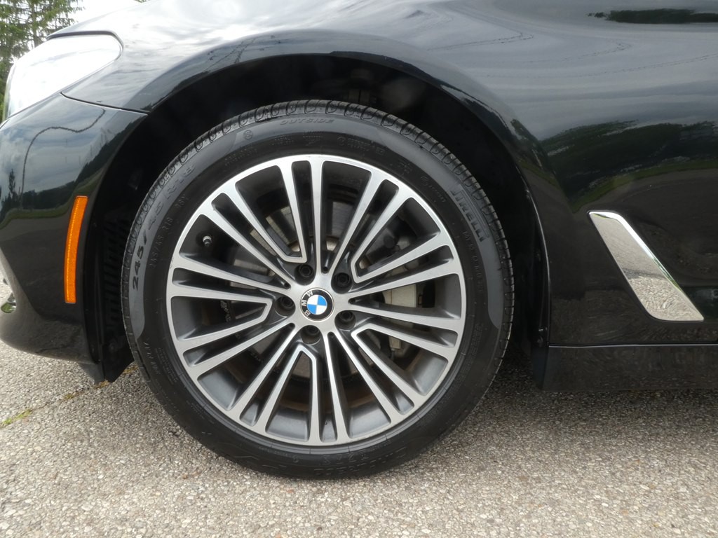 2018 BMW 5 Series Image 36