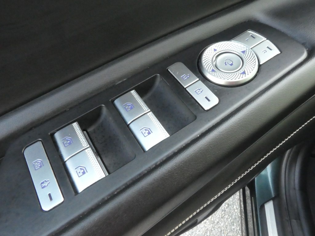 2022 Genesis GV80 Image 11