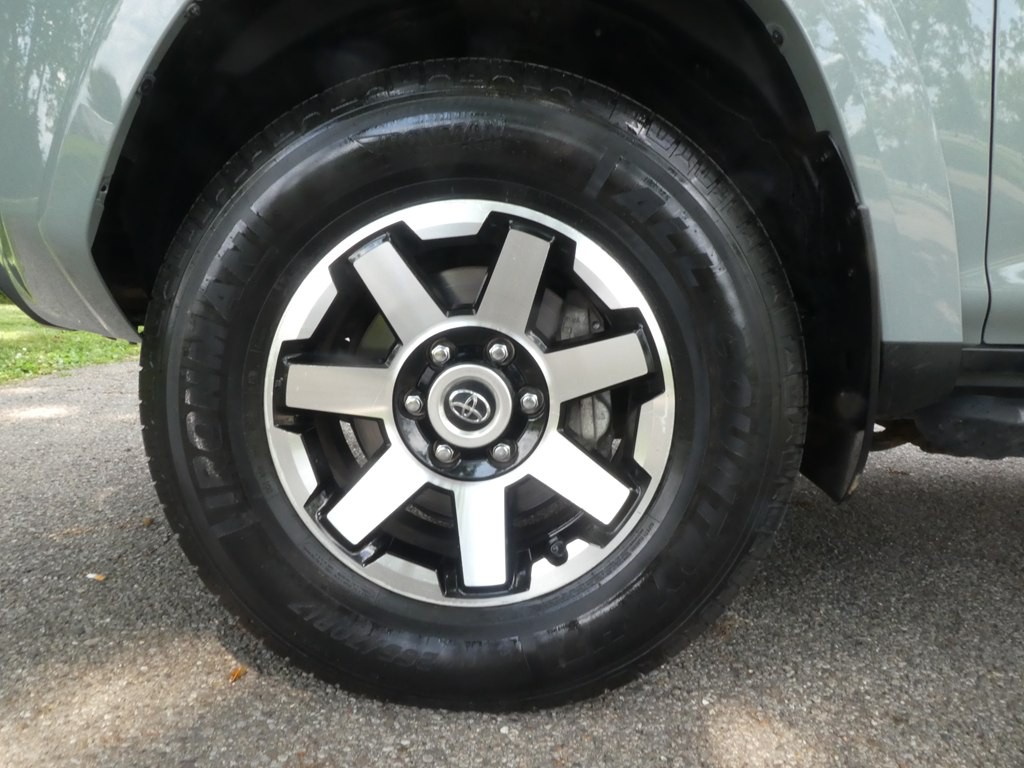 2023 Toyota 4Runner Image 36