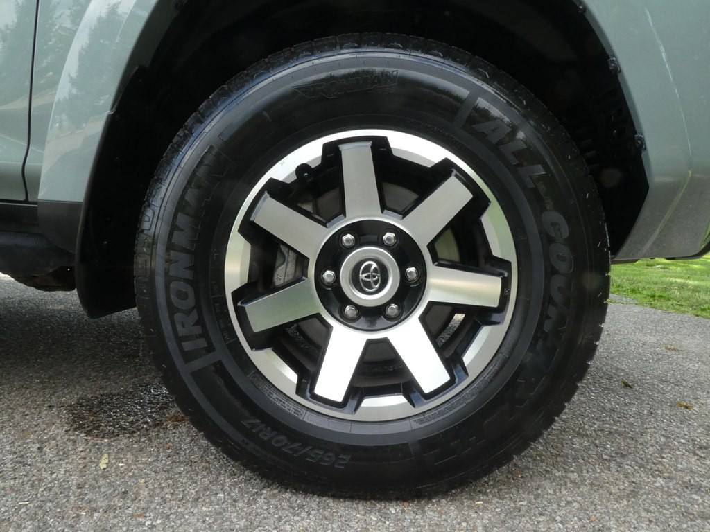 2023 Toyota 4Runner Image 39