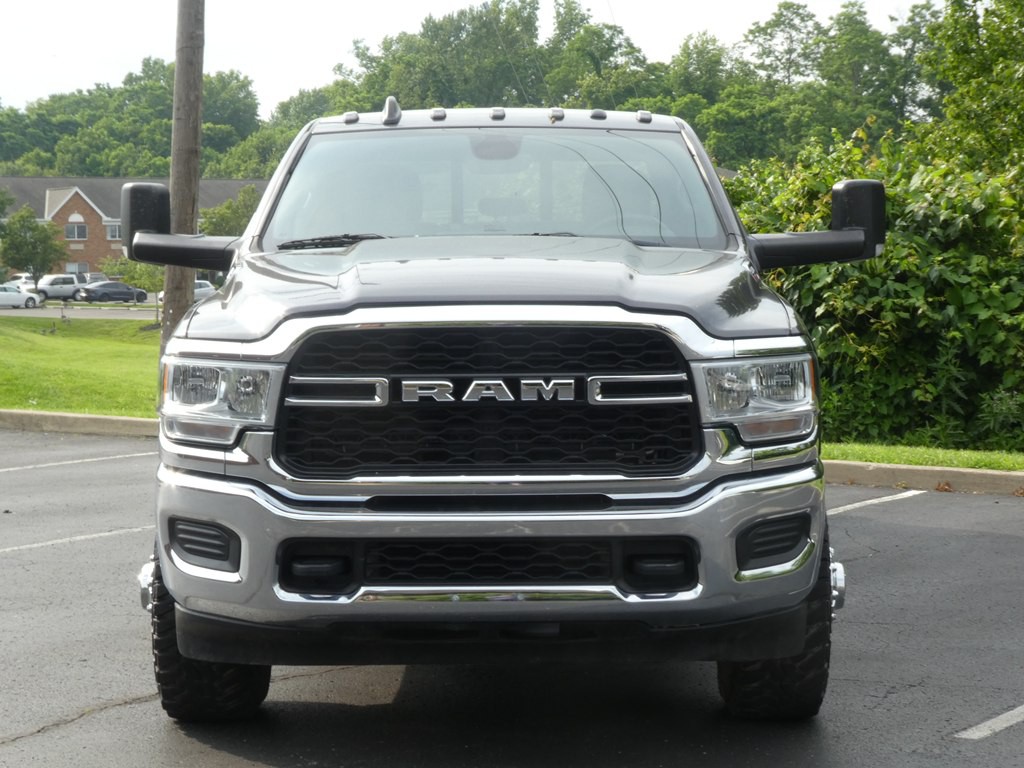 2022 RAM 3500 Image 2