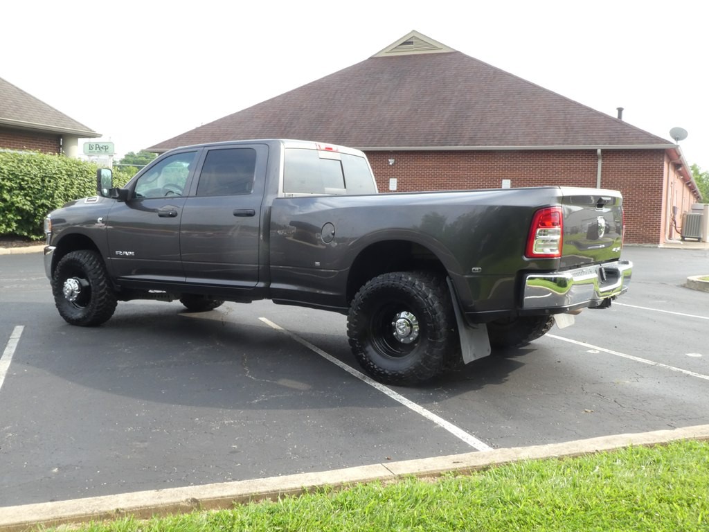 2022 RAM 3500 Image 7