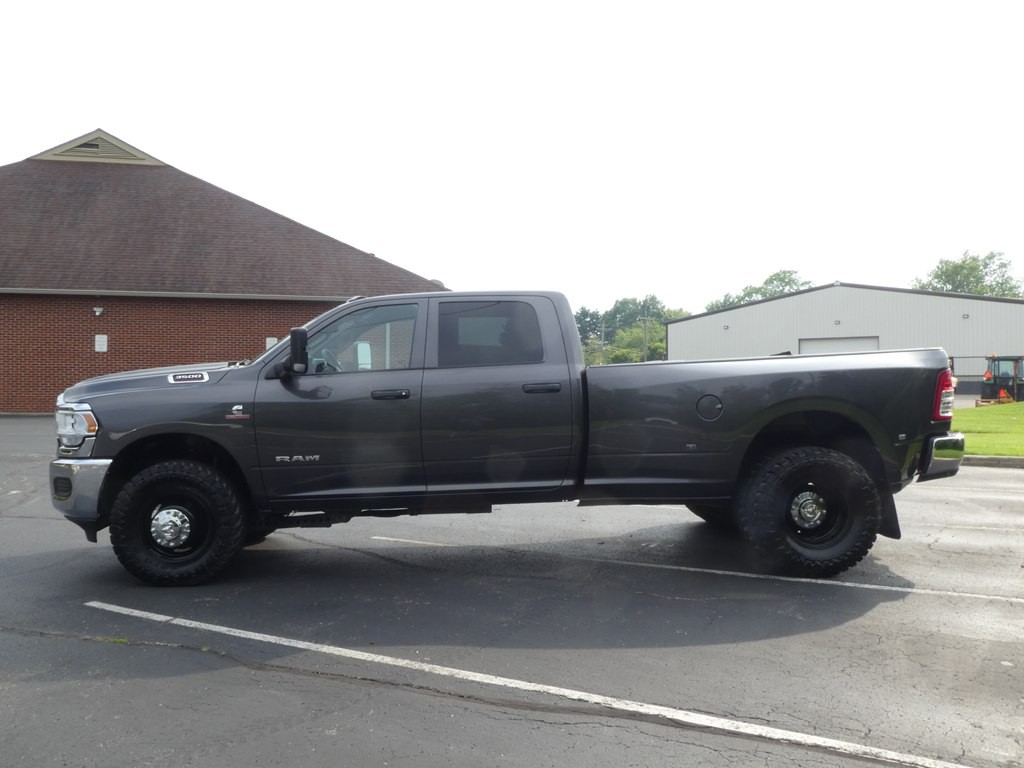 2022 RAM 3500 Image 8