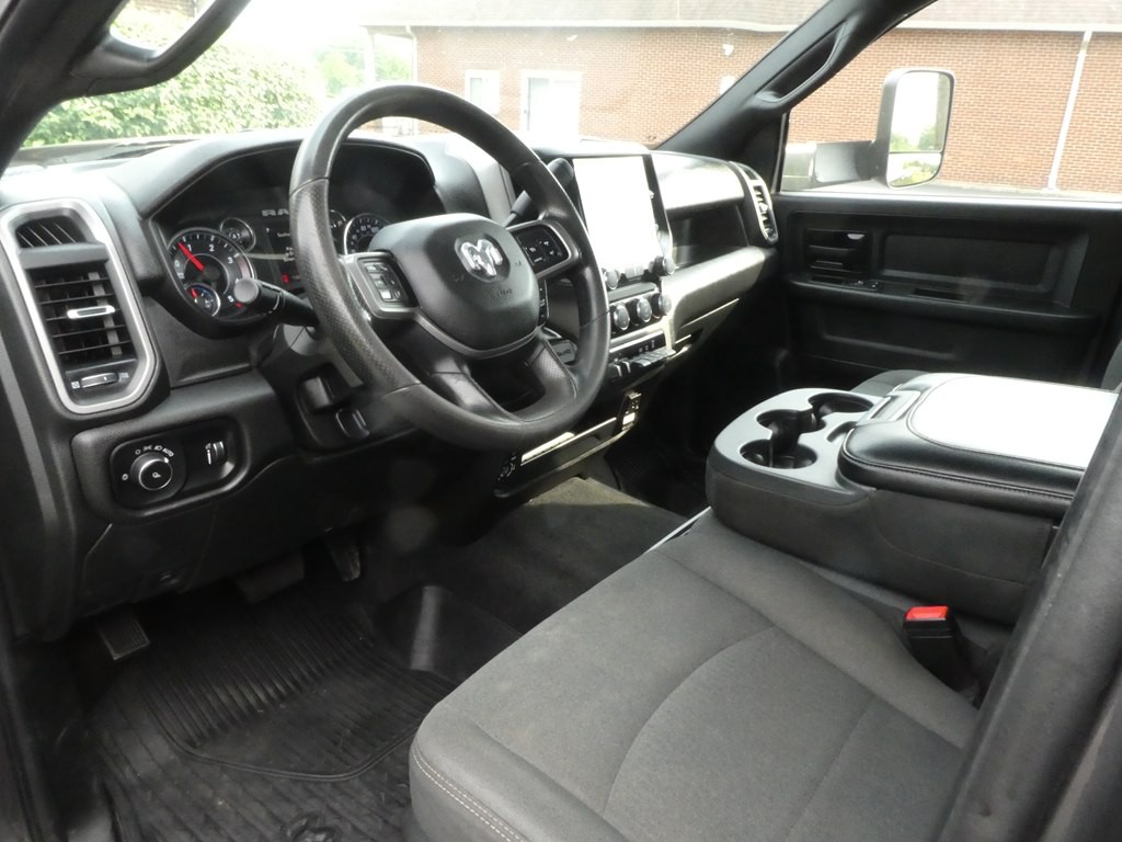 2022 RAM 3500 Image 11