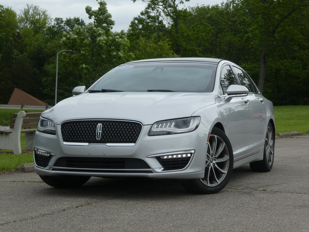 2017 Lincoln MKZ Image 1