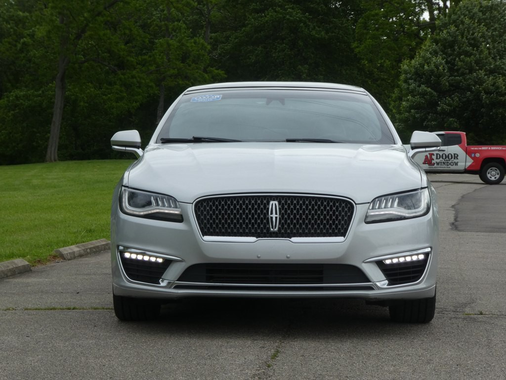 2017 Lincoln MKZ Image 2