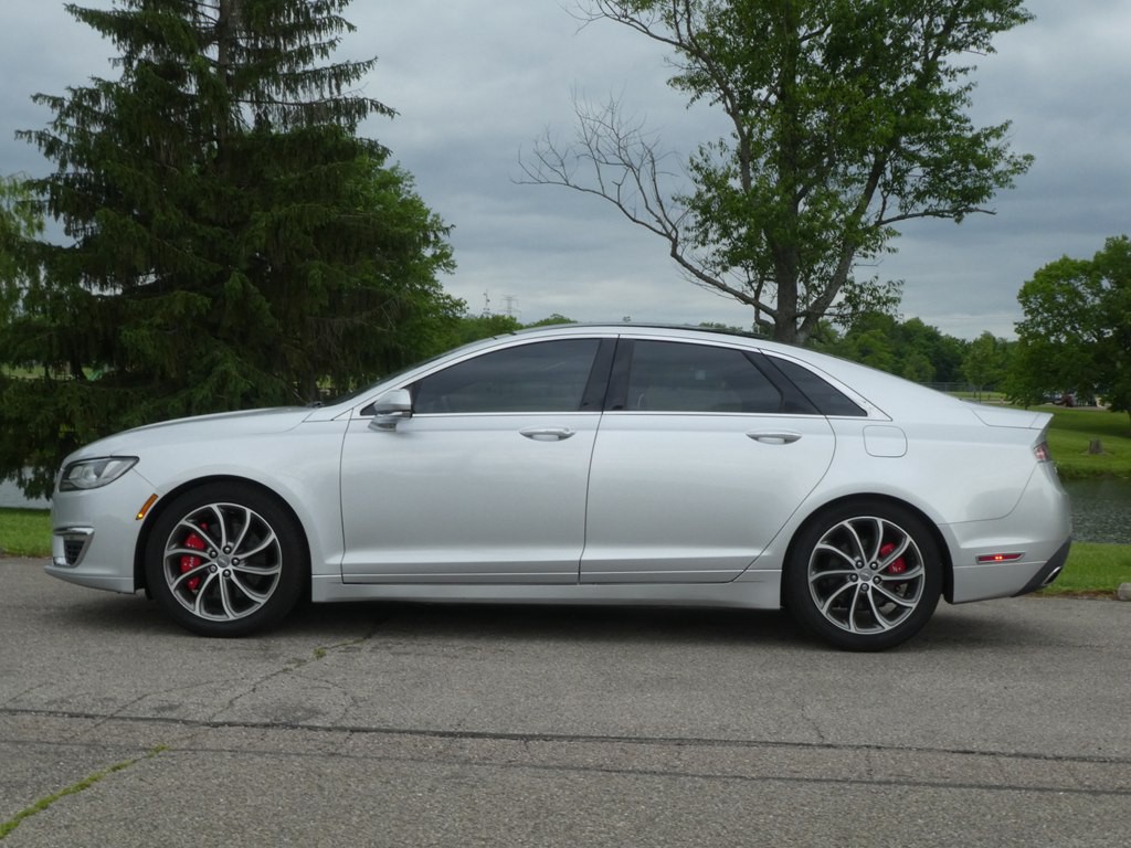 2017 Lincoln MKZ Image 9