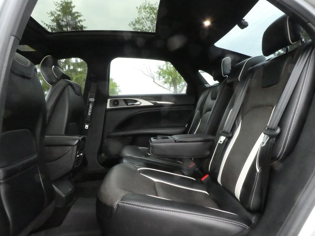 2017 Lincoln MKZ Image 16