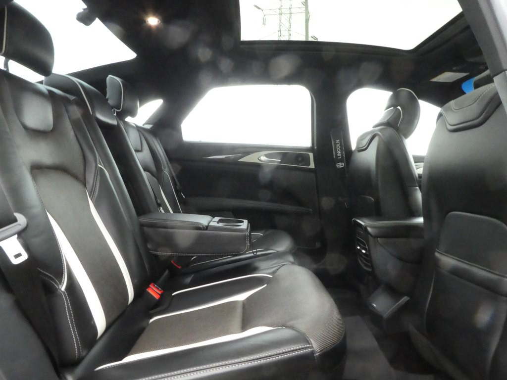 2017 Lincoln MKZ Image 18