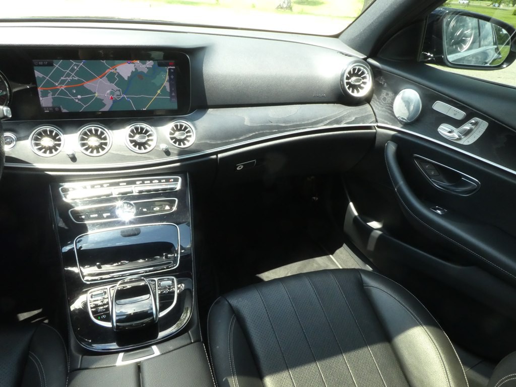 2017 Mercedes-Benz E-Class Image 31