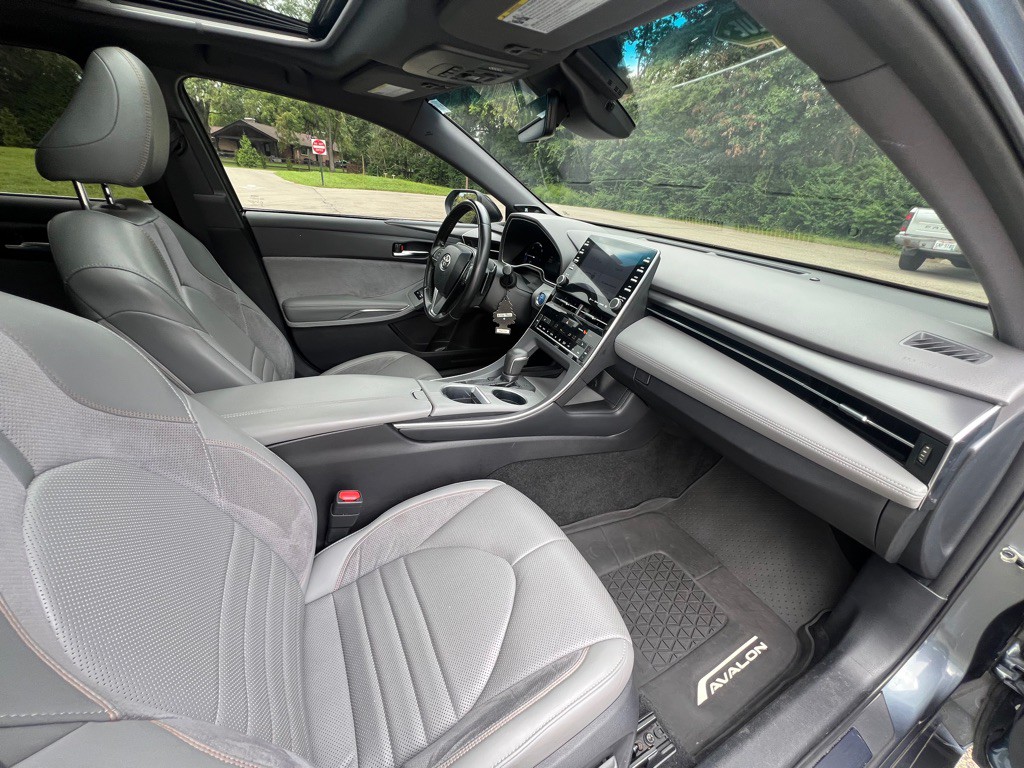 2019 Toyota Avalon Image 19