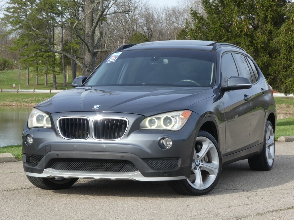 2015 BMW X1 Image 1