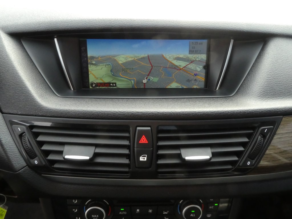 2015 BMW X1 Image 27