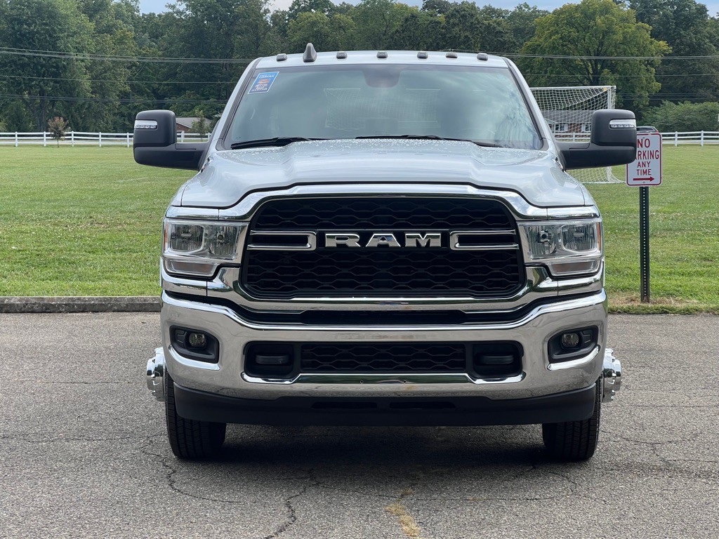 2024 RAM 3500 Image 2