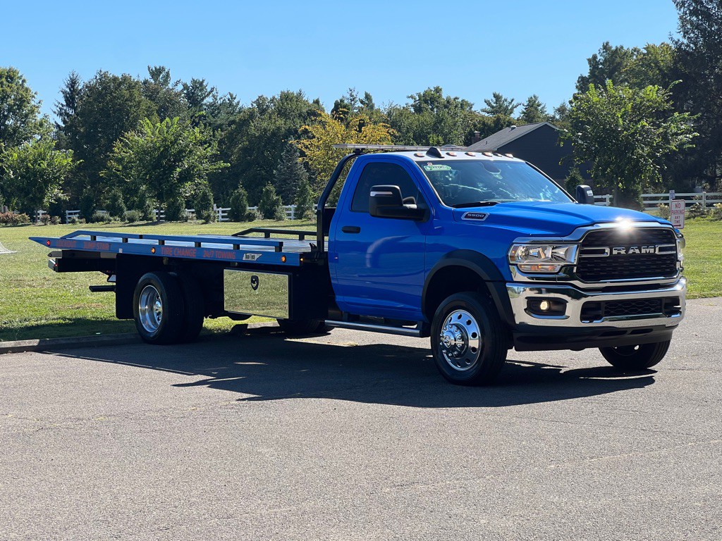 2023 RAM 5500 Image 4