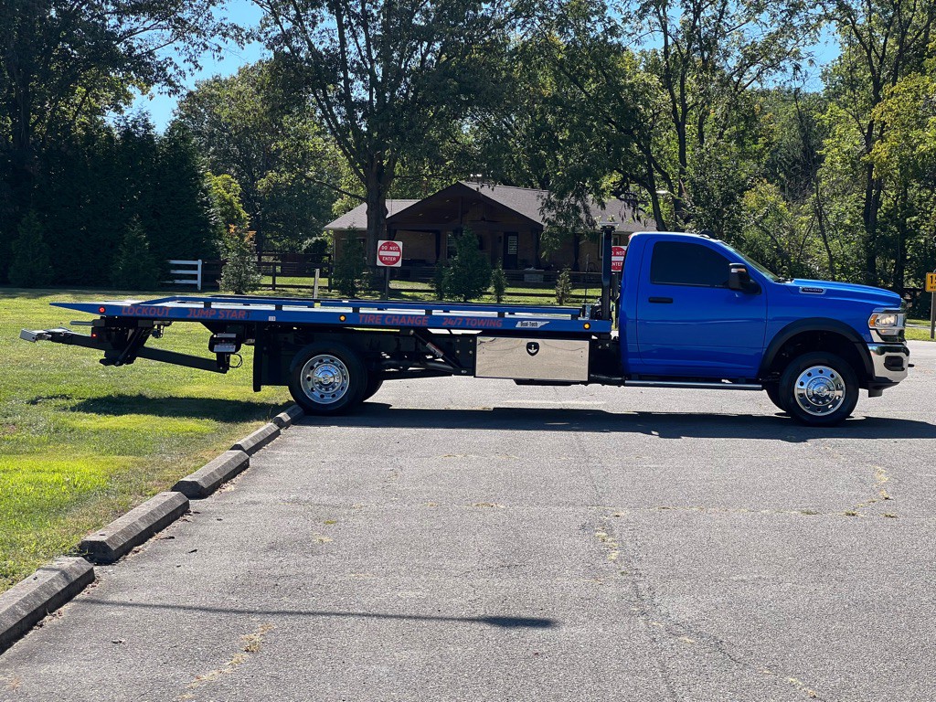 2023 RAM 5500 Image 5