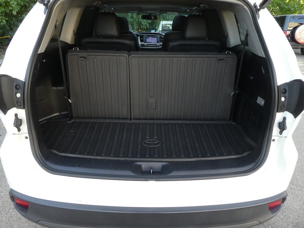 2016 Toyota Highlander Image 18