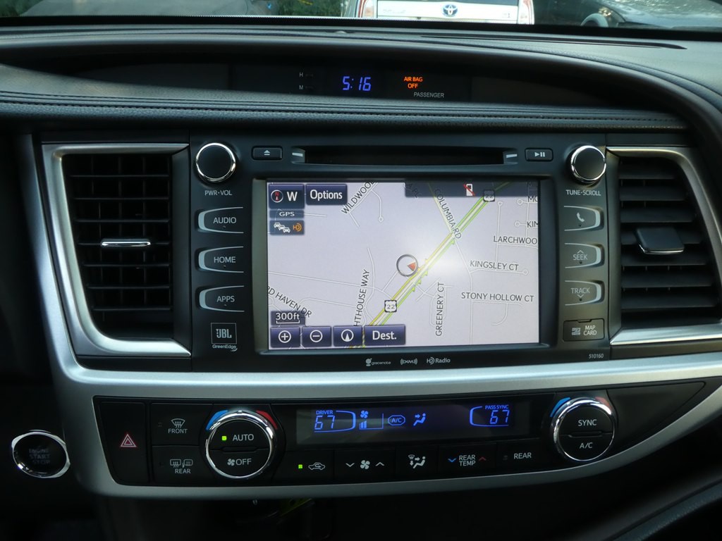 2016 Toyota Highlander Image 30