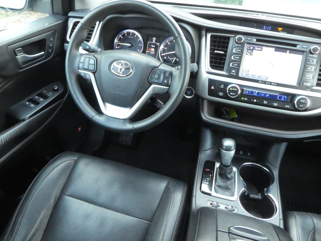 2016 Toyota Highlander Image 34