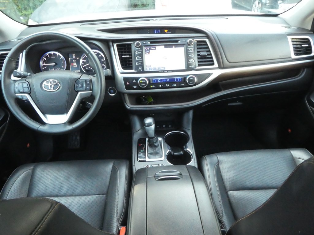2016 Toyota Highlander Image 36