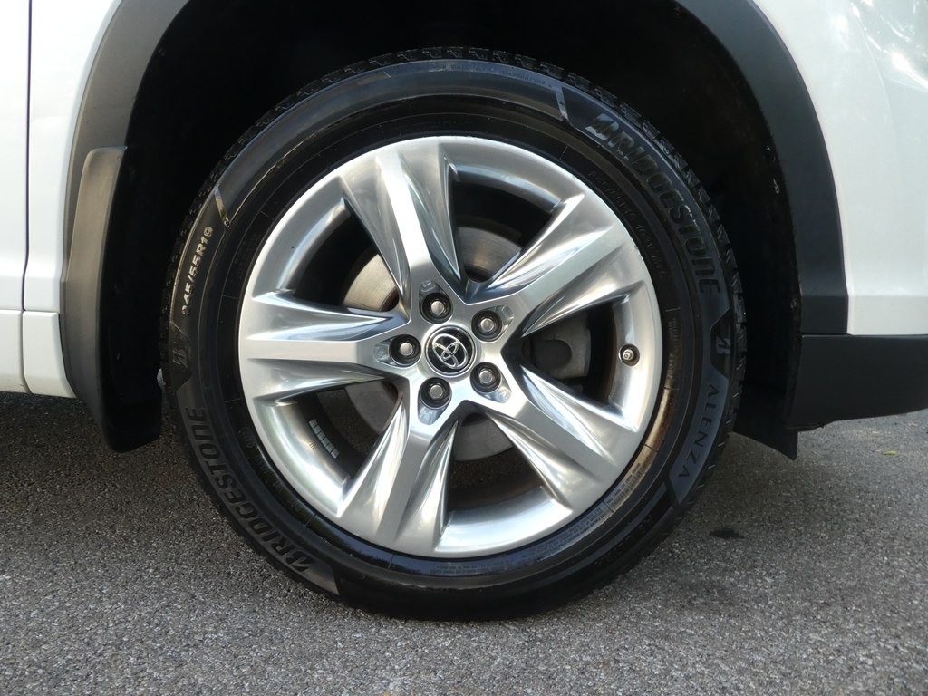 2016 Toyota Highlander Image 42