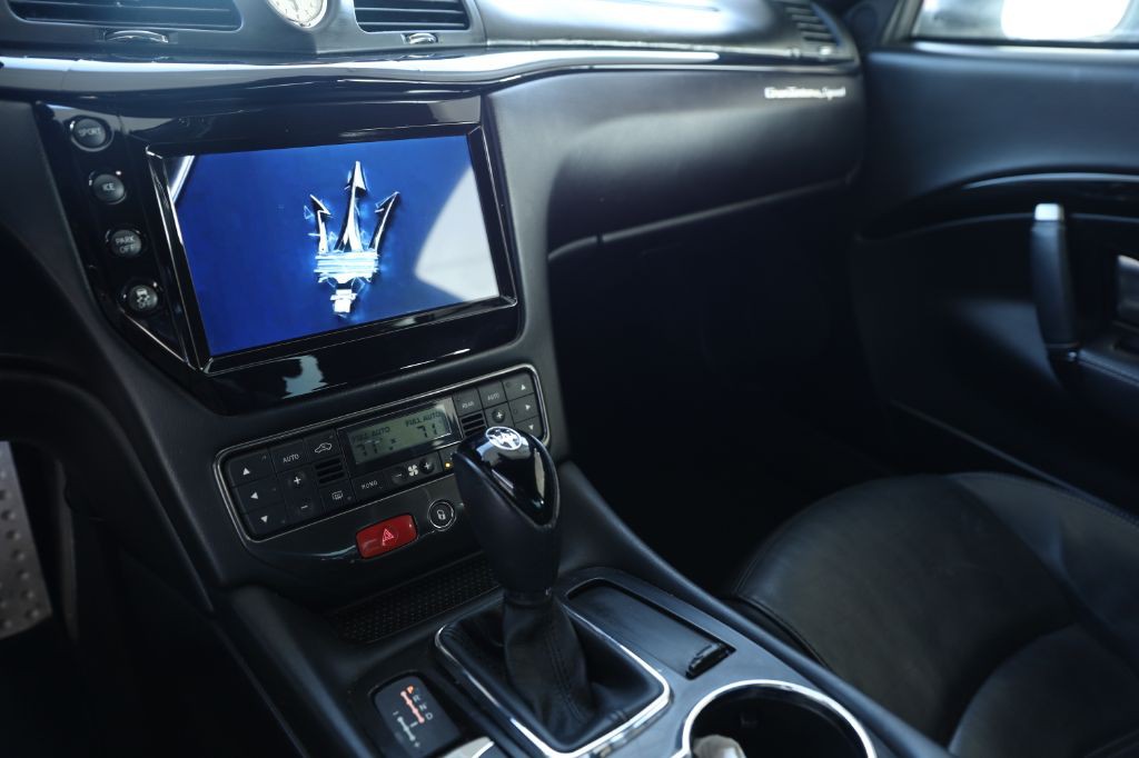 2014 Maserati GranTurismo Image 9