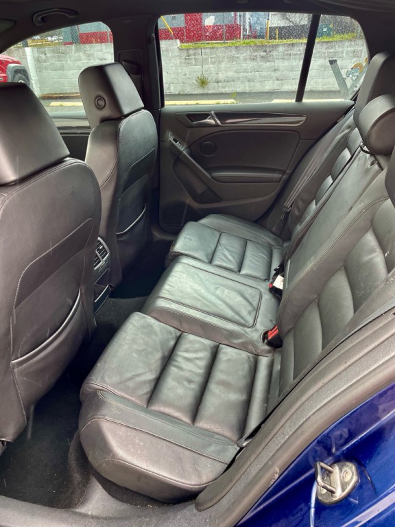 2010 Volkswagen GTI Image 11