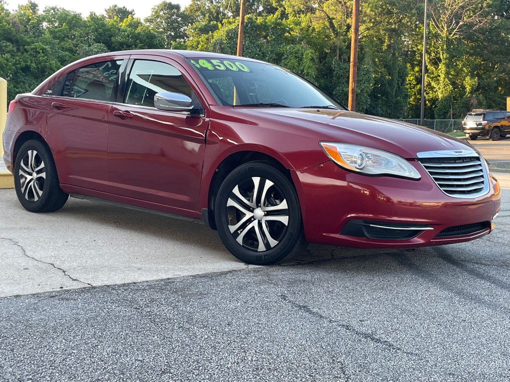 2014 Chrysler 200 Image 2