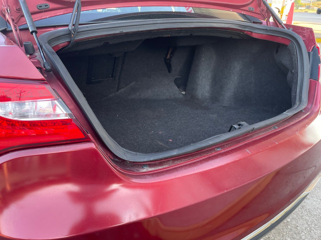 2014 Chrysler 200 Image 5